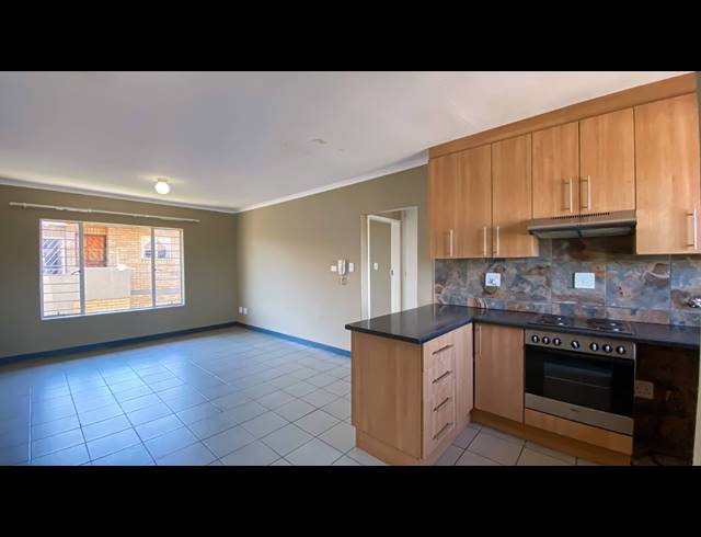 2 BEDROOM SECTIONAL TITLE FOR SALE IN KENLEAF